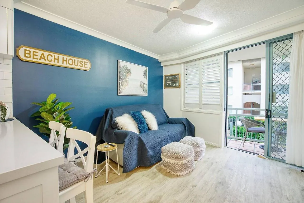 غولد كوست Hola Kirra - Ocean Blue Beachfront Oasis With Balcony 0*, غولد كوست أستراليا